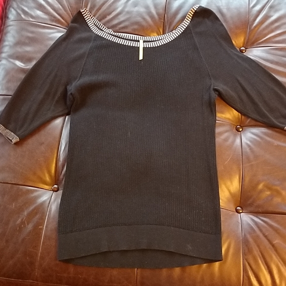 Like new! Lole Mable mesh crochet tunic sweater - Picture 2 of 4